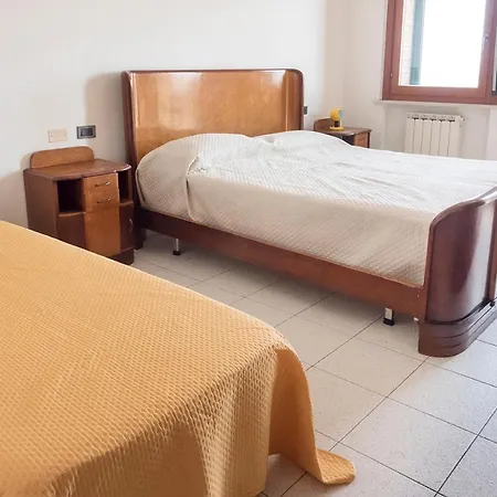 Se006 - Senigallia, Bilocale Sul Mare Con Spiaggia Senigallia